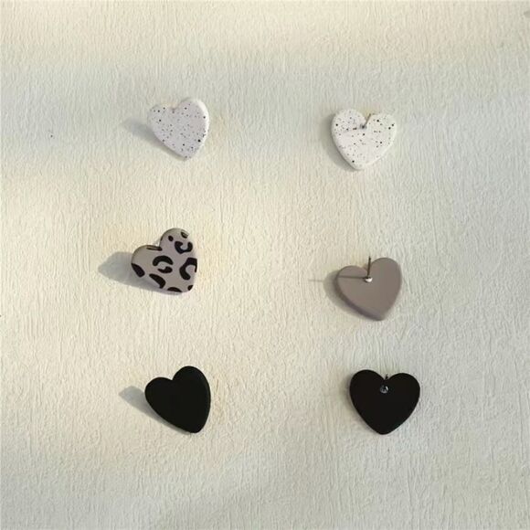 ✨🤎 Darling BoHo 6 Pairs Heart Shaped Stud Earrings 💛💙  ✨ - Picture 11 of 17